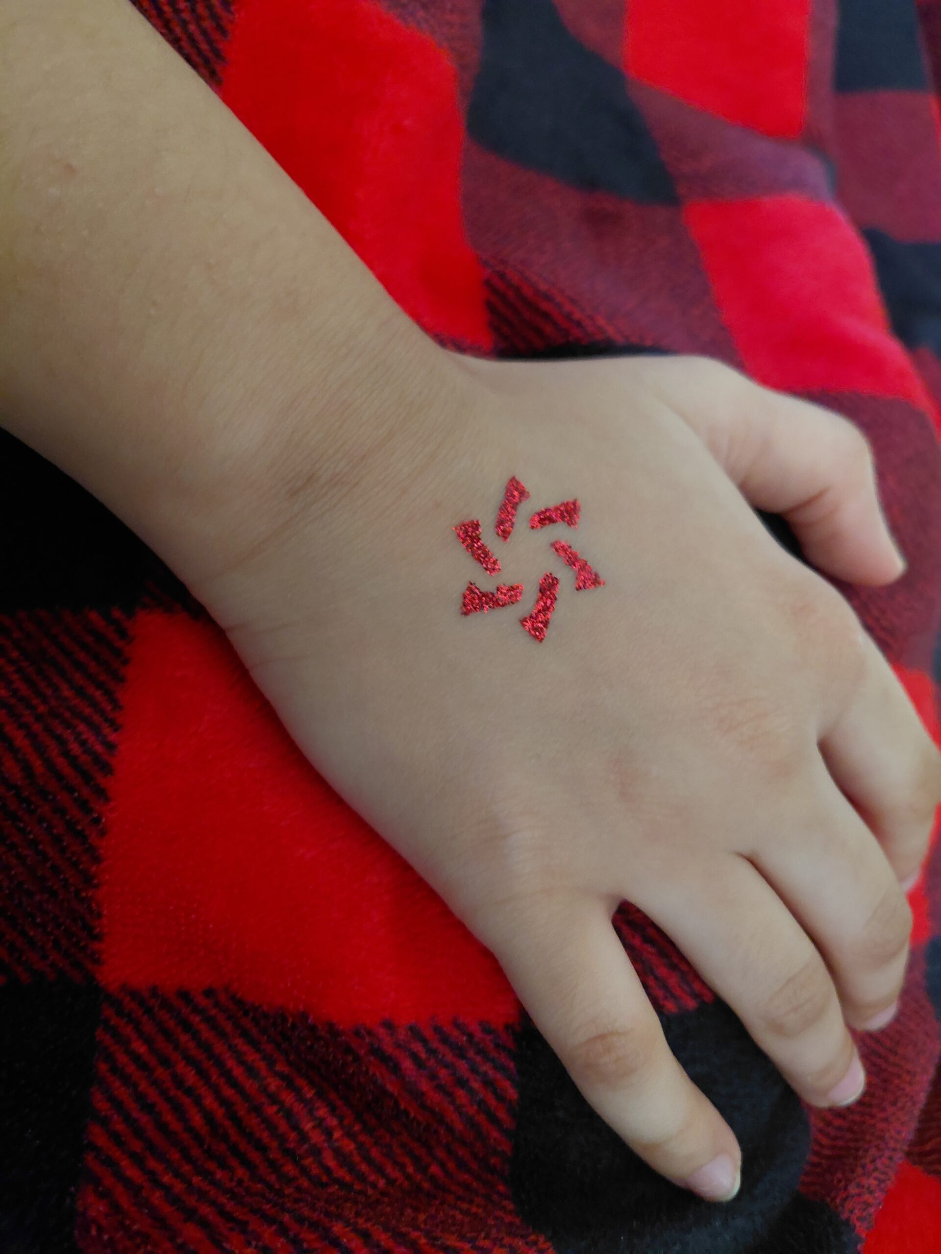 glitter tattoo